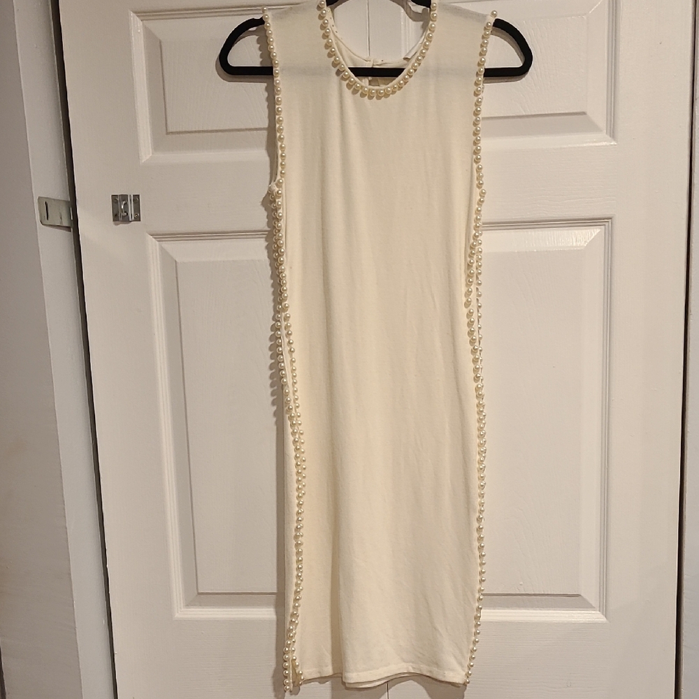 Chic Cream Sleeveless Midi Dress